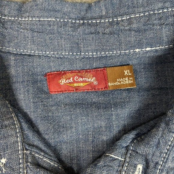 Red Camel Shirt Boys XL Blue Chambray Cotton Casual Button Up Modern Preppy - Picture 4 of 9
